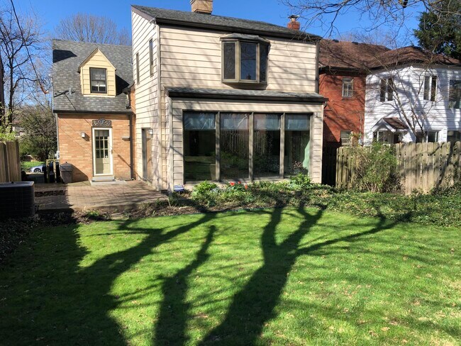 Patio interior - 7816 Stanford Ave