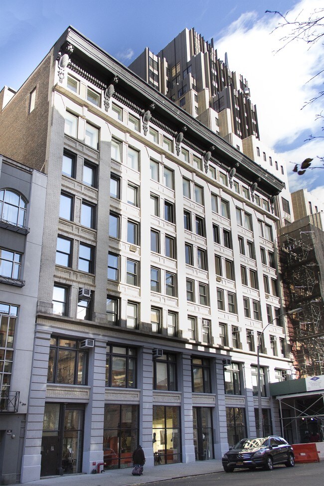 Foto del edificio - 227-239 W 17th St