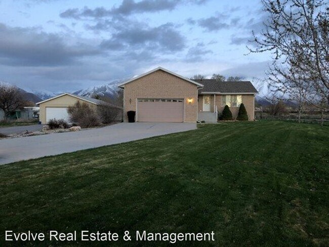 Building Photo - 3 br, 2 bath House - 2045 S State Street