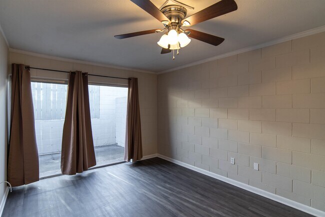 Foto del edificio - 2241 W Pensacola St