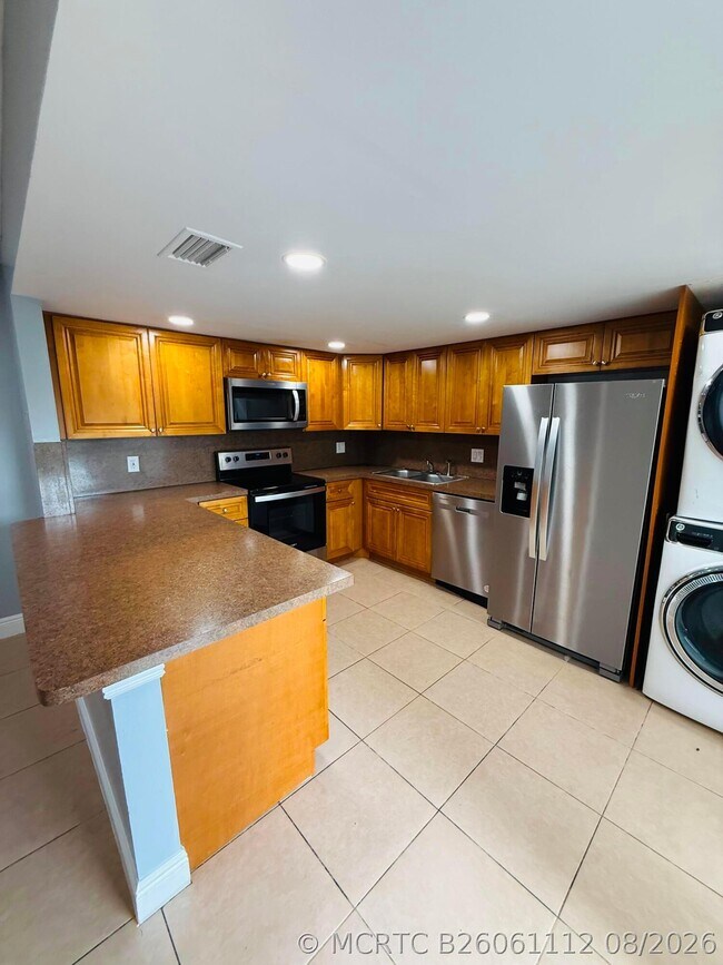 Building Photo - 12134 Regal Ct E