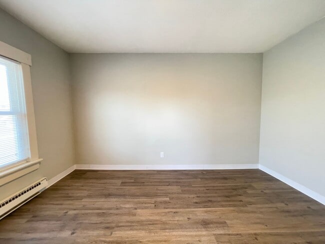 Building Photo - Close to Campus and The Village