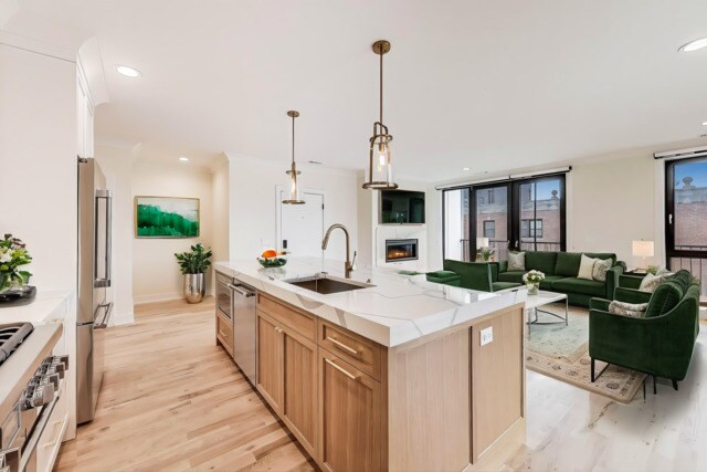 Foto del edificio - 5015 N Lincoln Ave