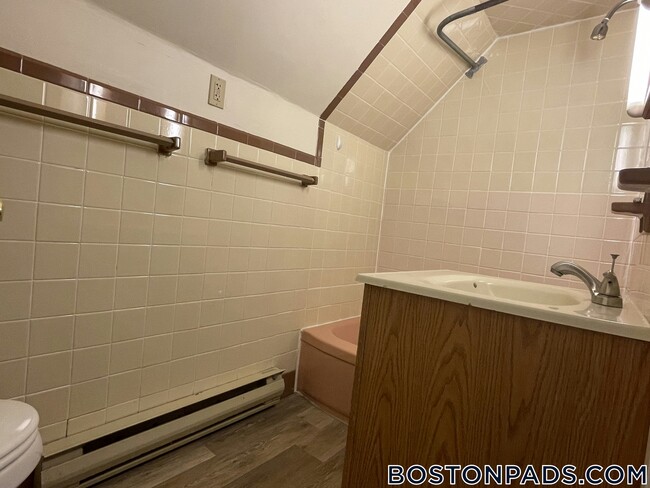 Building Photo - 79 Electric Ave