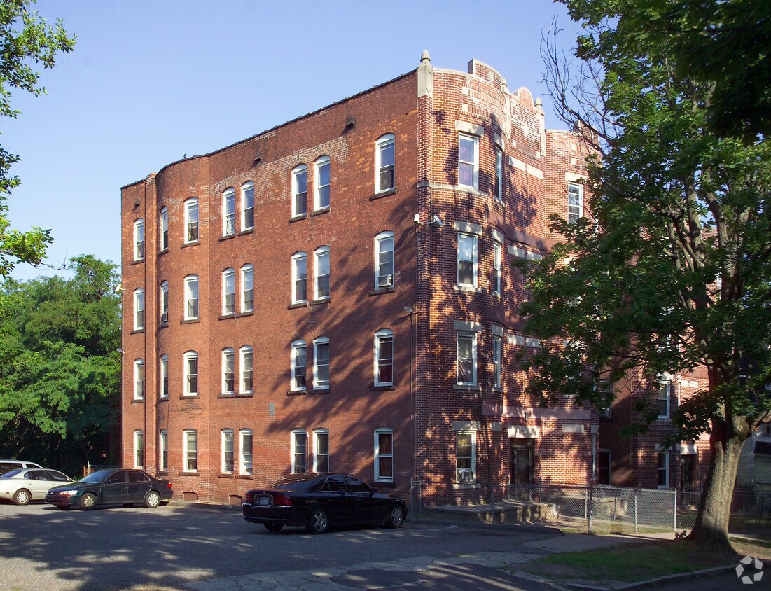 Primary Photo - 24 Coomes St