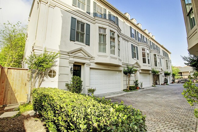 Building Photo - 4013 Bellefontaine