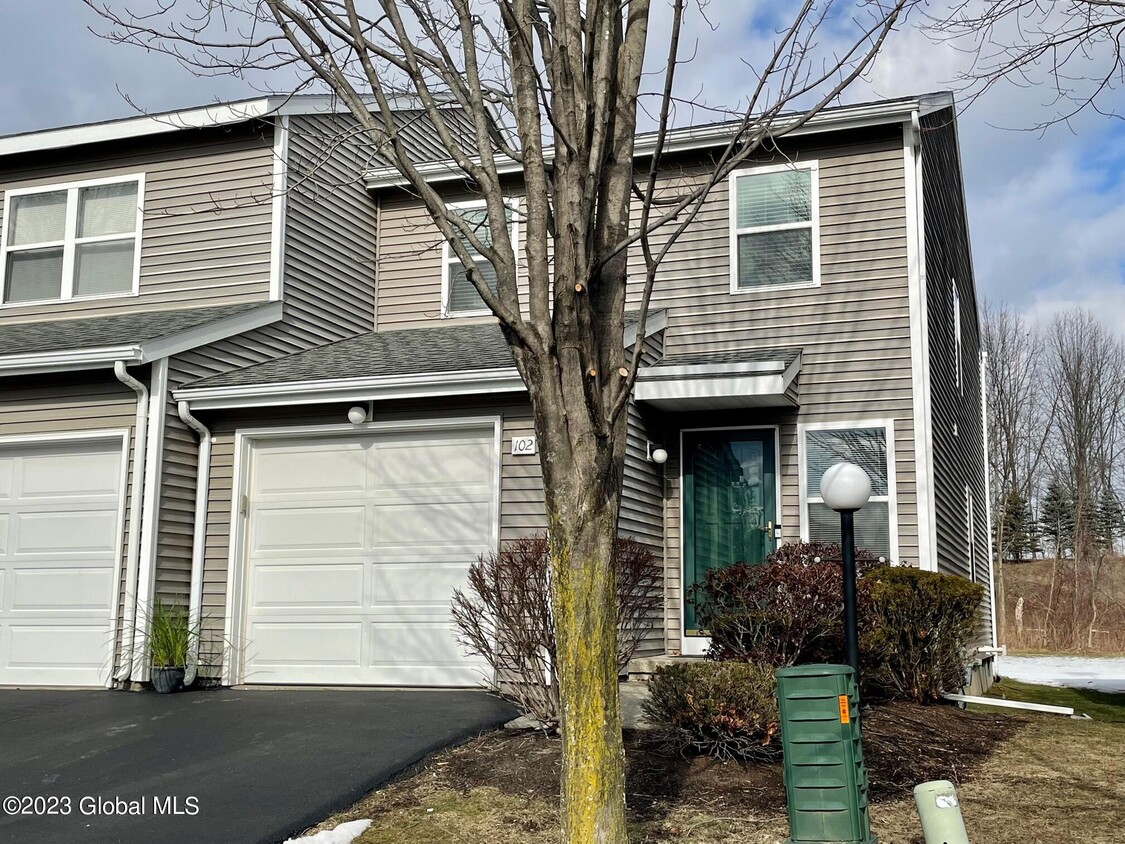 102 Harvard Rd, Watervliet, NY 12189 Townhome Rentals in Watervliet