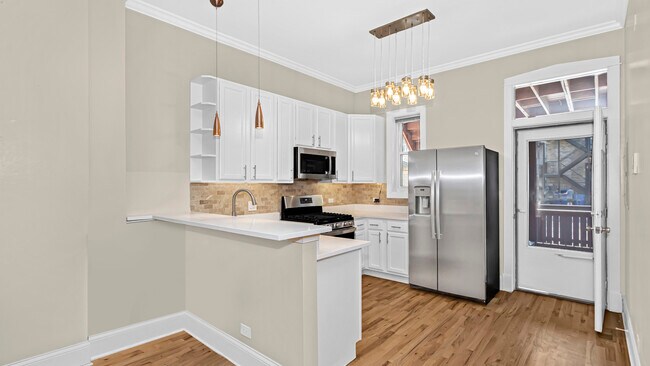 Foto del edificio - 1040 N Winchester Ave