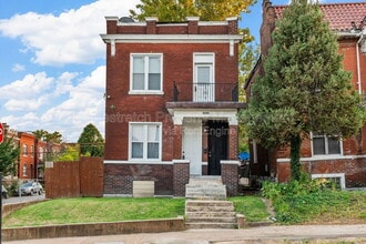 Building Photo - 2732 Utah St