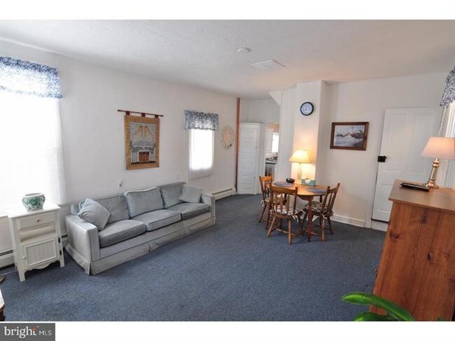 Building Photo - 104 1st Ave