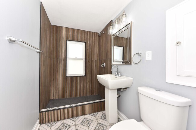 Foto del edificio - 4831 N 70th St