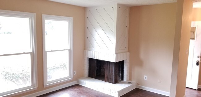 Building Photo - 3238 Strawberry Ln