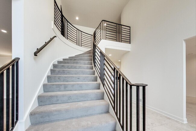 Building Photo - 2244 Tennyson Ln