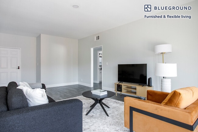 Building Photo - 1620 S Bentley Ave