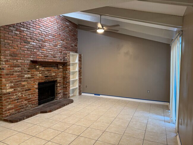 Foto del edificio - 22315 Brownie St