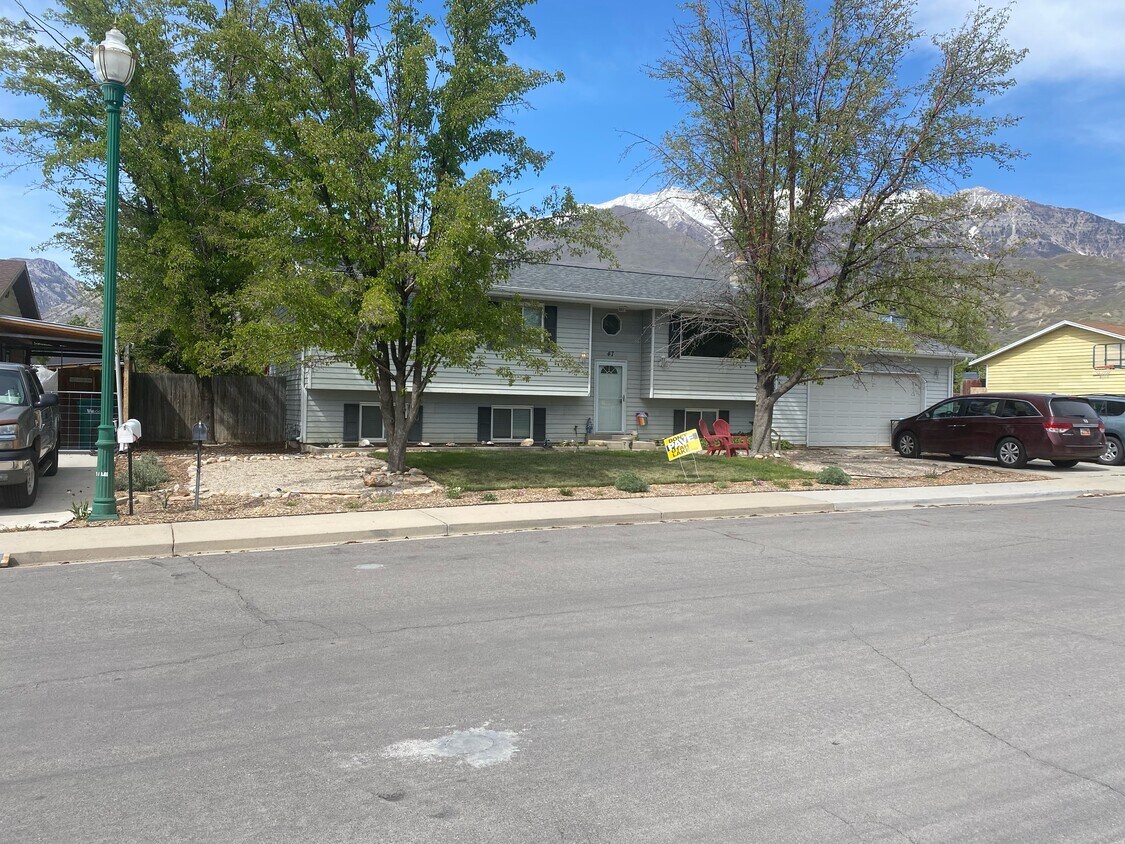 Building Photo - 47 E 1450 N