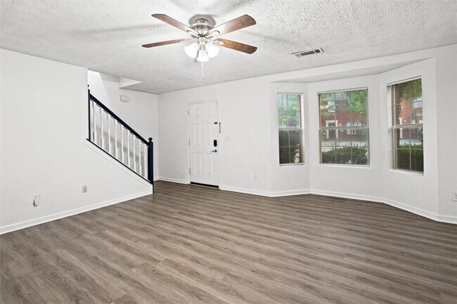 Foto del edificio - 5812 Wind Gate Ln