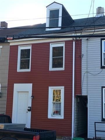 Primary Photo - 3 br, 1 bath House - 118 NORTH PINE STREET