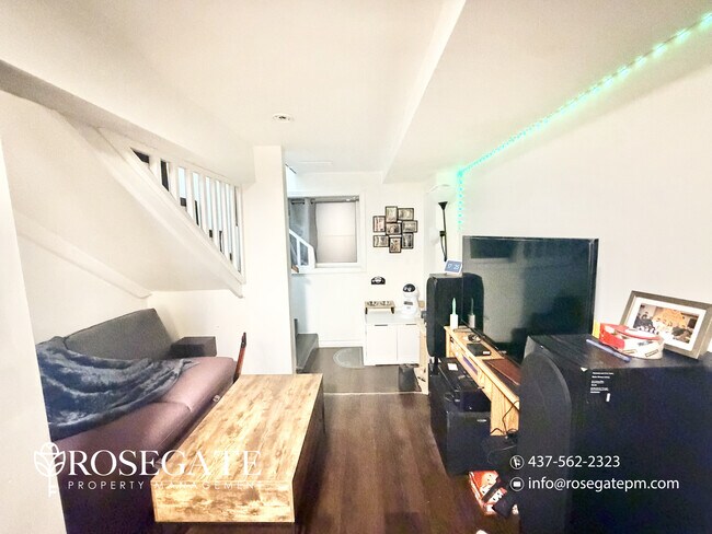 Photo du bâtiment - Pet-Friendly 1-Bedroom Main-Level Apartment with Parking in Cambridge