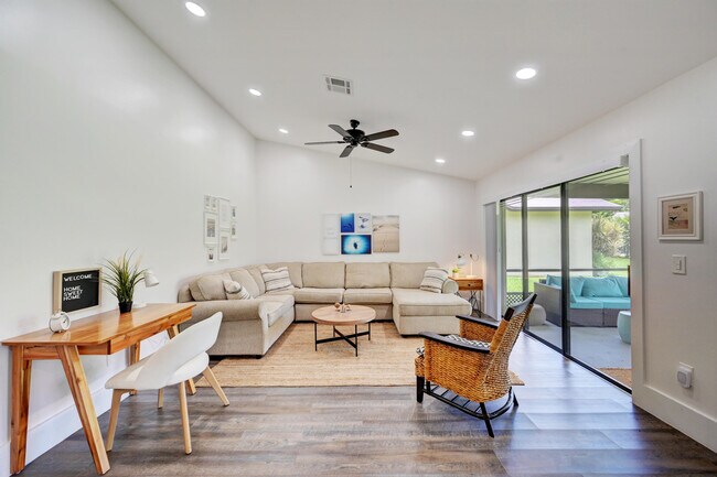 Foto del edificio - 2756 Carnation Ct