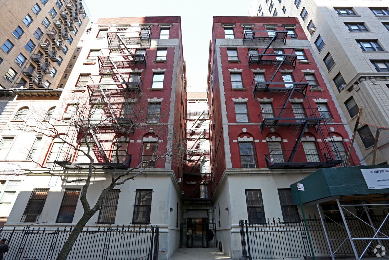 Exterior 2 - 251 W 97th St