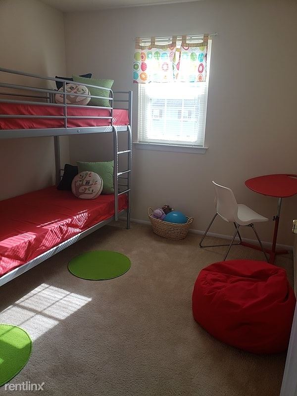 Building Photo - 2 br, 1.5 bath Townhome - 201 Jay Street C38