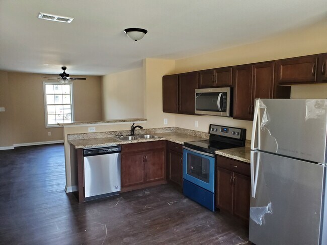 Foto del edificio - 156 Center Pointe Dr