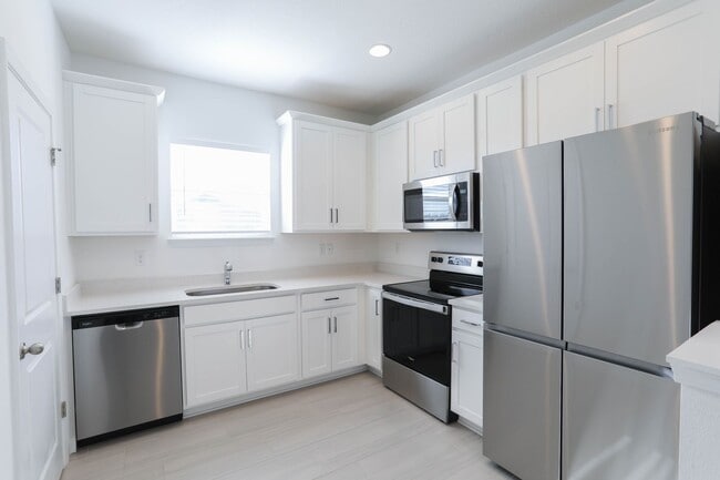 Foto del edificio - 5135 Lake Hamlin Trail