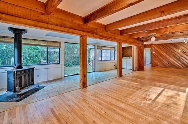 Foto del edificio - 1635 NW 7th Pl