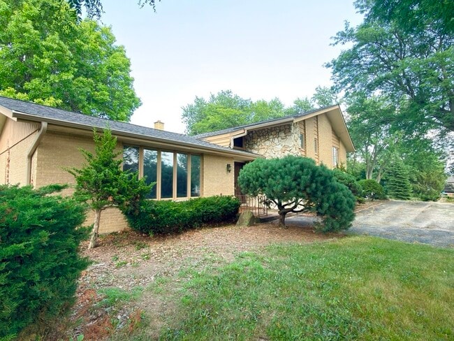 Building Photo - 7826 Dunham Rd
