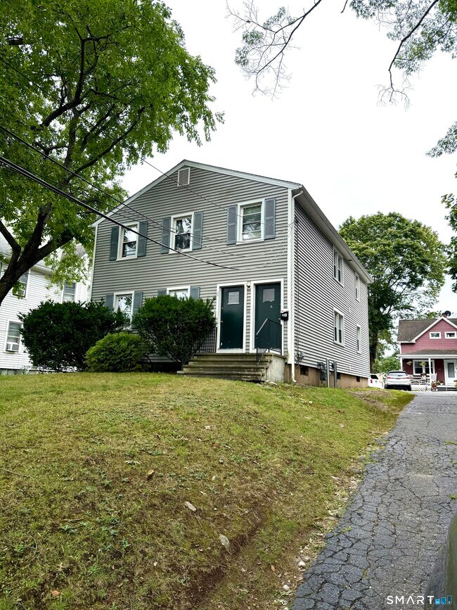 Building Photo - 299 Villa Ave