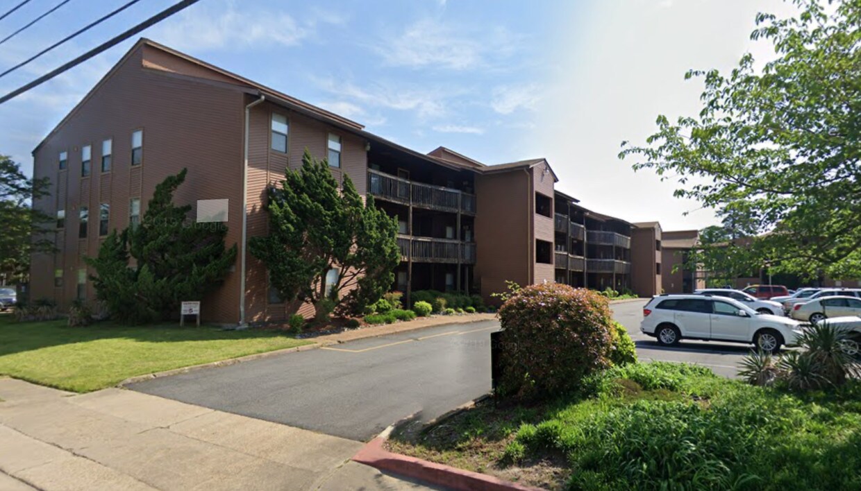 Primary Photo - 8530 Tidewater Dr #308