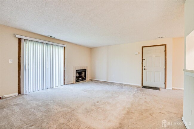 Building Photo - 405 Ravens Crest Dr