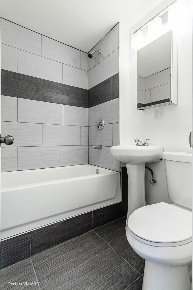 Foto del edificio - 5037 W Byron St