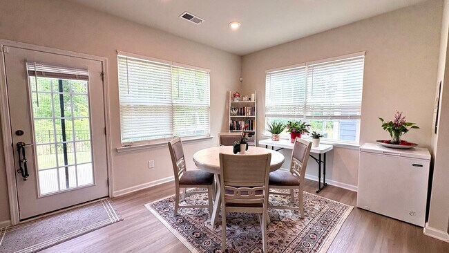 Foto del edificio - 3134 Windhaven Ln