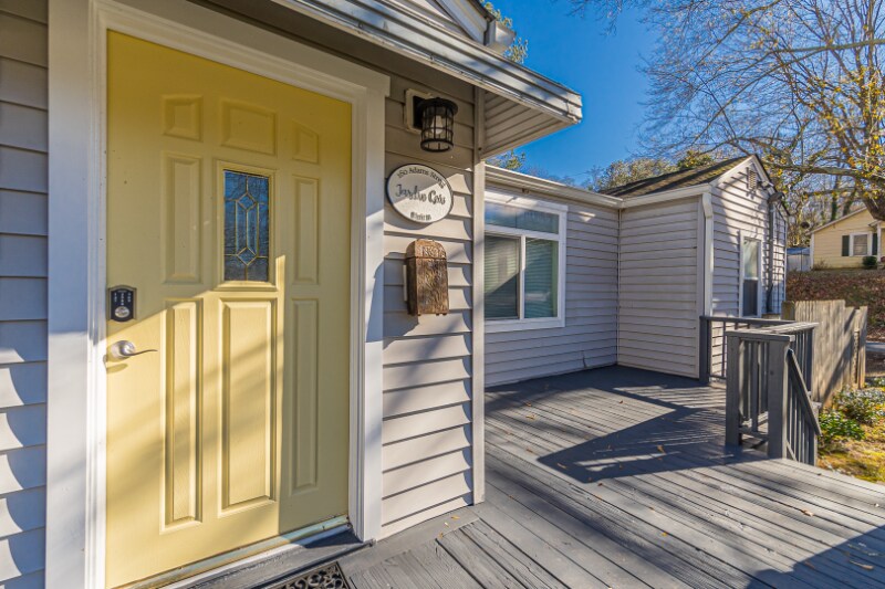 Building Photo - 160 Adams St