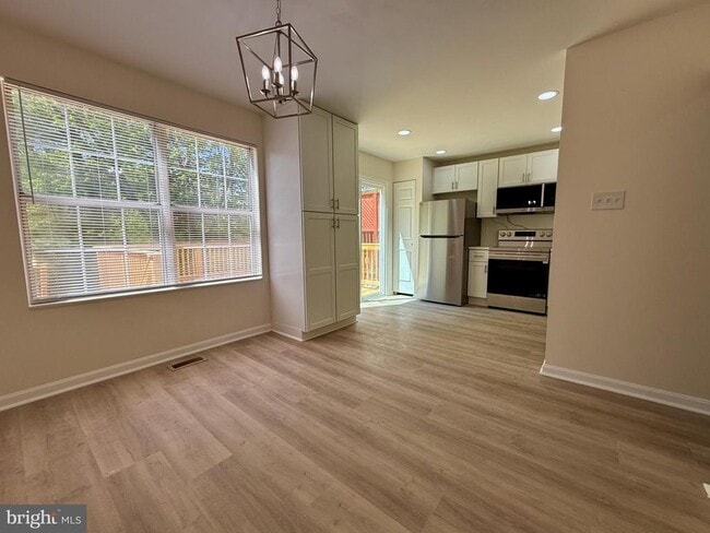 Building Photo - 4 Bright Star Ct