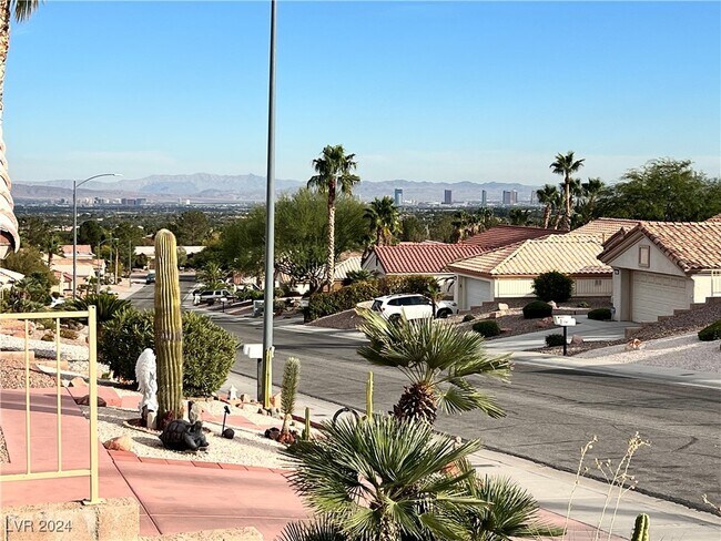 Building Photo - 10424 W Marymont Pl
