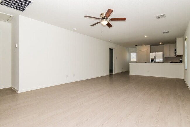 Foto del edificio - 1720 Crossbill St