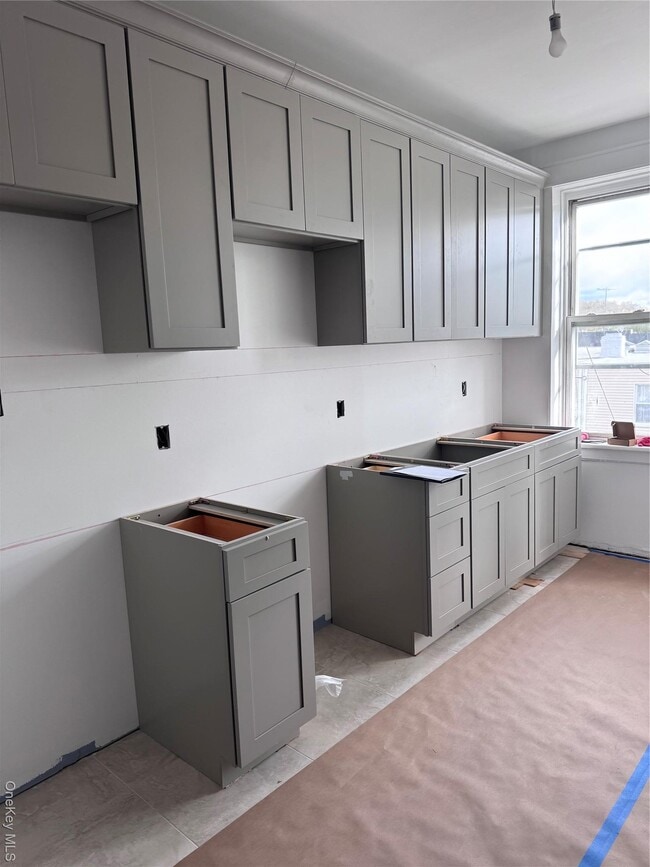 Building Photo - 70-15 66th St