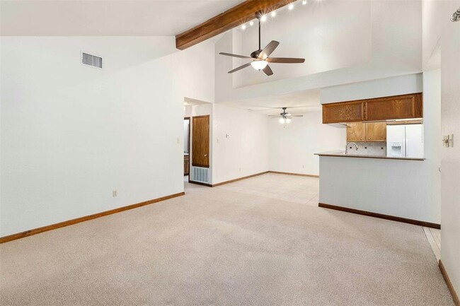 Building Photo - 353 Fantail Loop