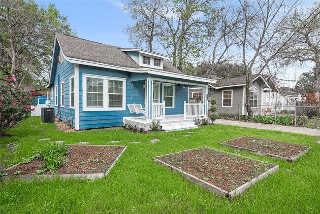 Foto del edificio - 320 Coronado St