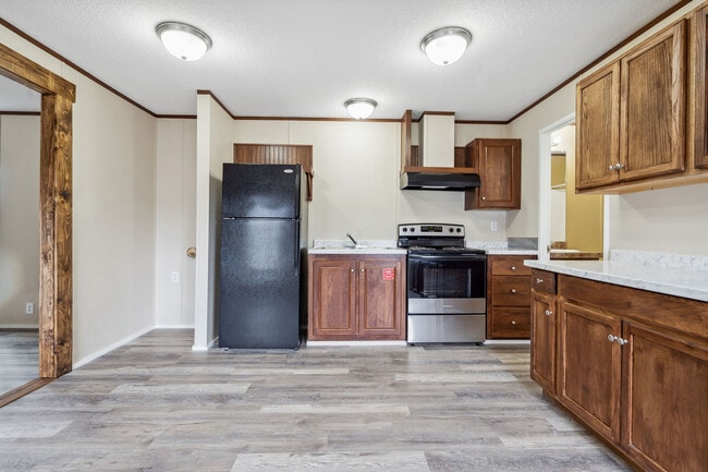 Building Photo - 111 S Cedar Dr