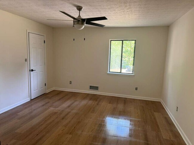 Foto del edificio - 2644 Fieldstone View Ln SE