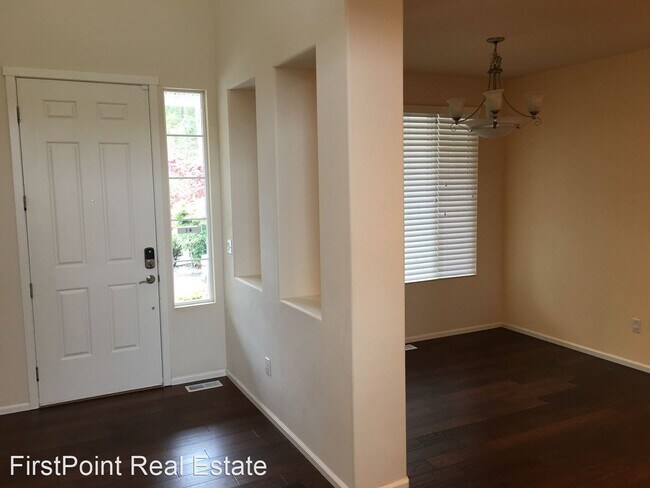 Building Photo - 6 br, 3 bath House - 5708 Hazel Ave S.E.