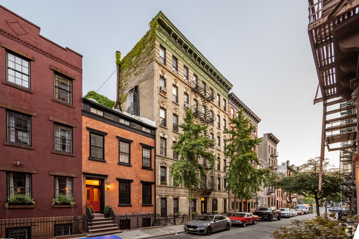 22 Leroy St, New York, NY 10014 Apartments in New York, NY