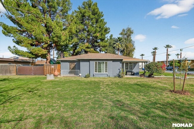 Building Photo - 1700 W Elm St