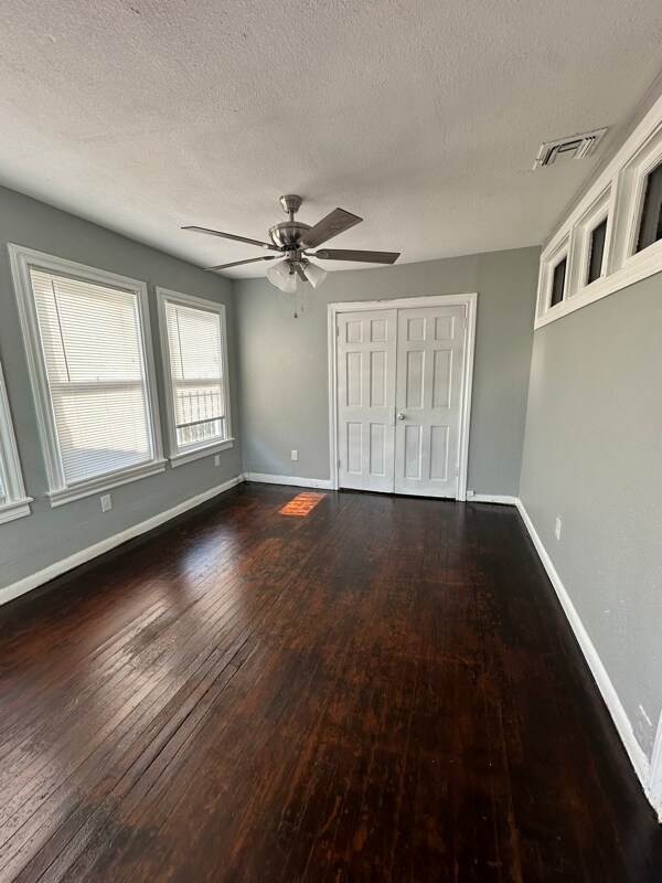 Building Photo - 256 Oriental Ave