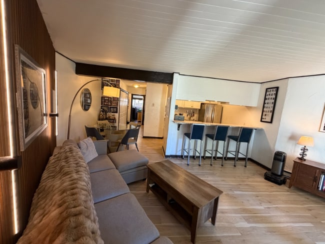 Building Photo - 414 W Beaver Creek Blvd