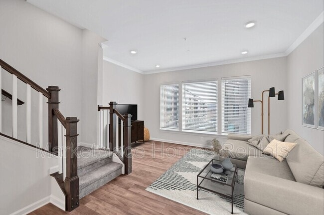 Foto del edificio - 8039 Baxter St